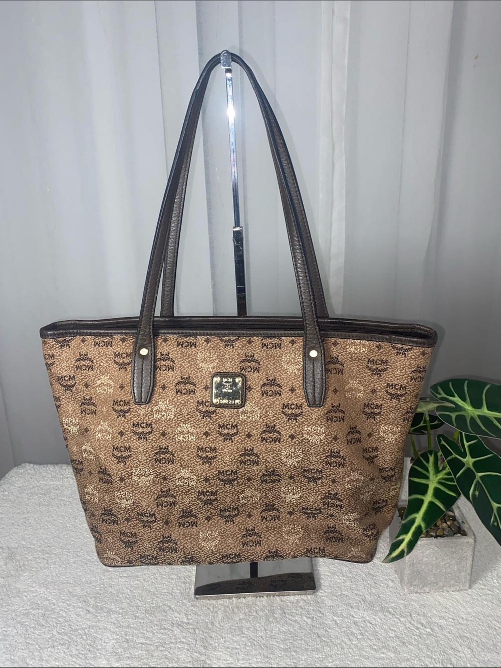 GUC MCM Brown Logo Visetos Shopper Tote